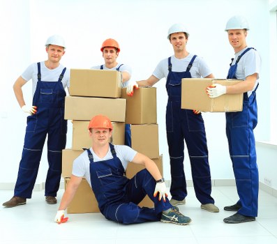 Organised home relocation with boxes and furniture transport in Elephant and Castle