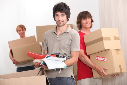 Choosing the right removal vehicle for a move near Elephant and Castle