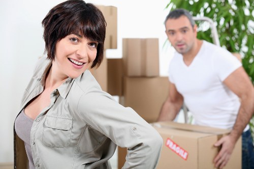 Removal van and moving boxes in Elephant and Castle